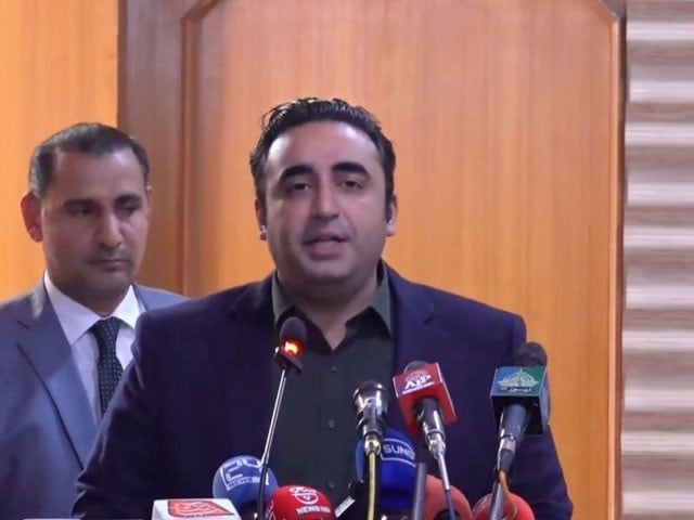 بتایا جا رہا ہے 3 مرتبہ کا وزیراعظم چوتھی بار اقتدار میں آکرملک کو مشکلات سے نکالے گا، بلاول